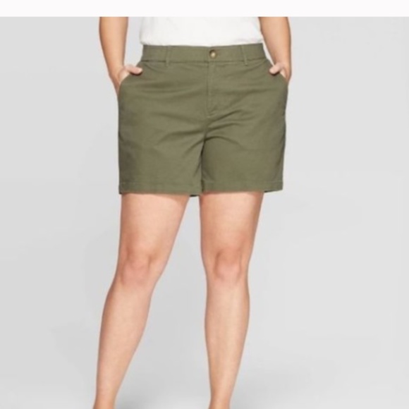 Ava & Viv Chino Bermuda Shorts Green 18W - Picture 1 of 7